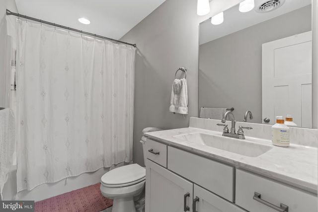 2391 AUSTIN AVE, Chambersburg, PA 17202