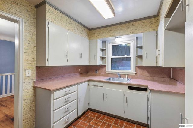 1836 N 49th Avenue, Omaha, NE 68104