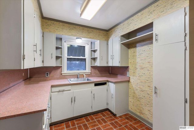 1836 N 49th Avenue, Omaha, NE 68104