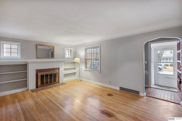 1836 N 49th Avenue, Omaha, NE 68104