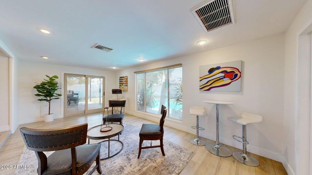 6846 E PINCHOT Avenue, Scottsdale, AZ 85251