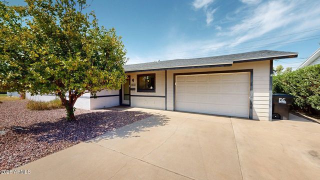 6846 E PINCHOT Avenue, Scottsdale, AZ 85251