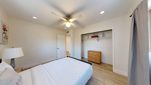 6846 E PINCHOT Avenue, Scottsdale, AZ 85251