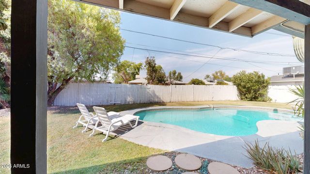 6846 E PINCHOT Avenue, Scottsdale, AZ 85251