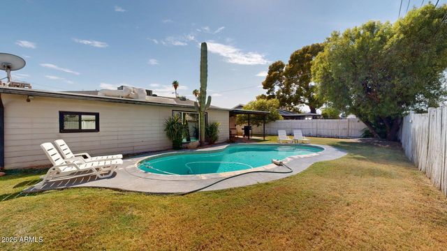 6846 E PINCHOT Avenue, Scottsdale, AZ 85251