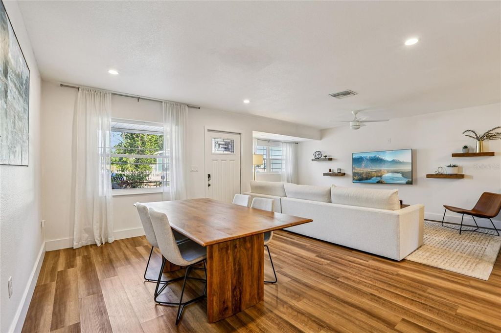 Image 11 of property listing at 4104 N SEMINOLE AVENUE, Tampa, FL 33603