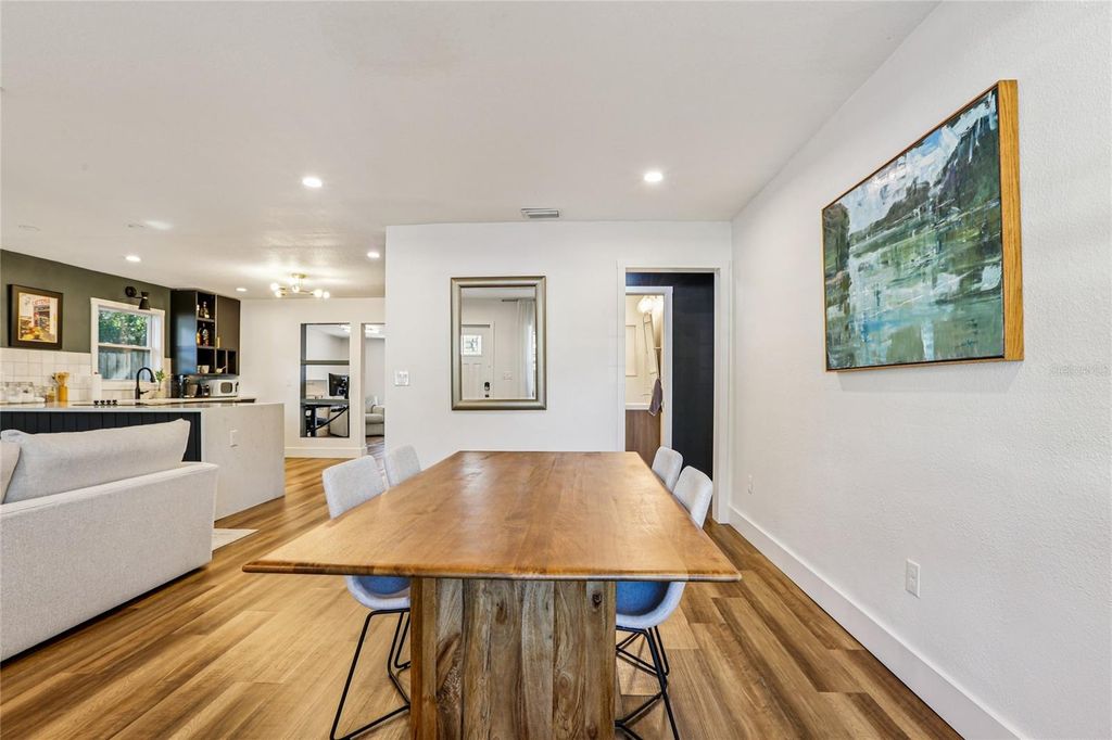 Image 13 of property listing at 4104 N SEMINOLE AVENUE, Tampa, FL 33603