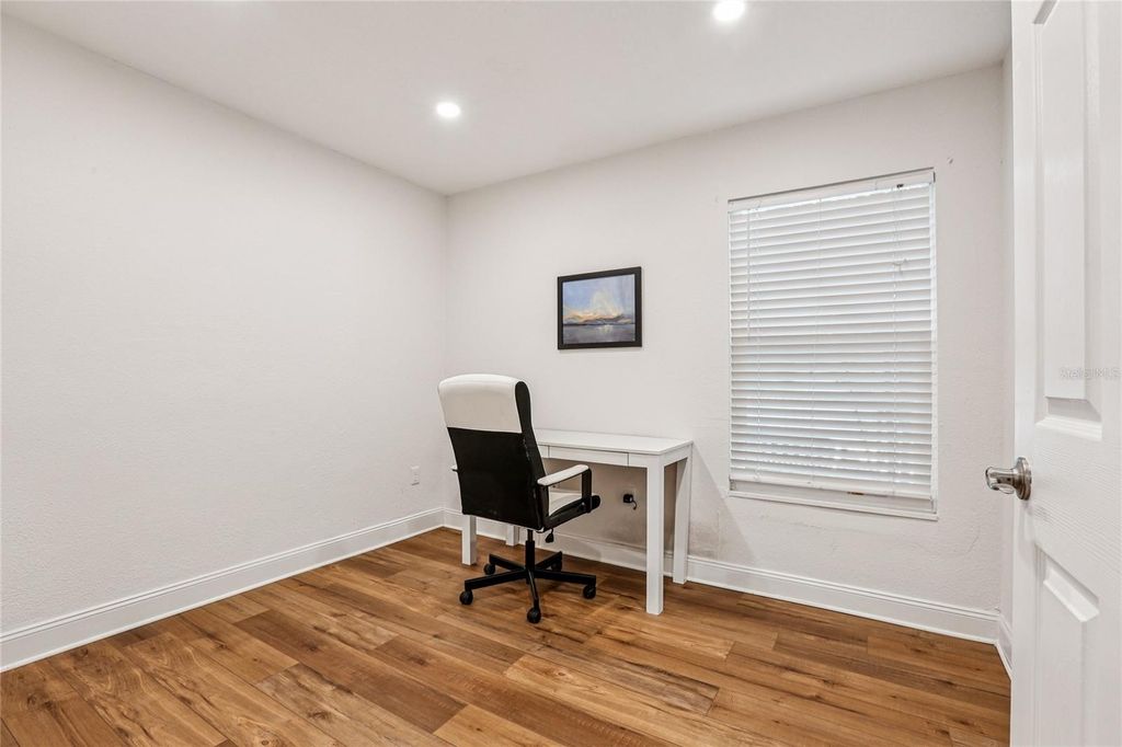 Image 19 of property listing at 4104 N SEMINOLE AVENUE, Tampa, FL 33603