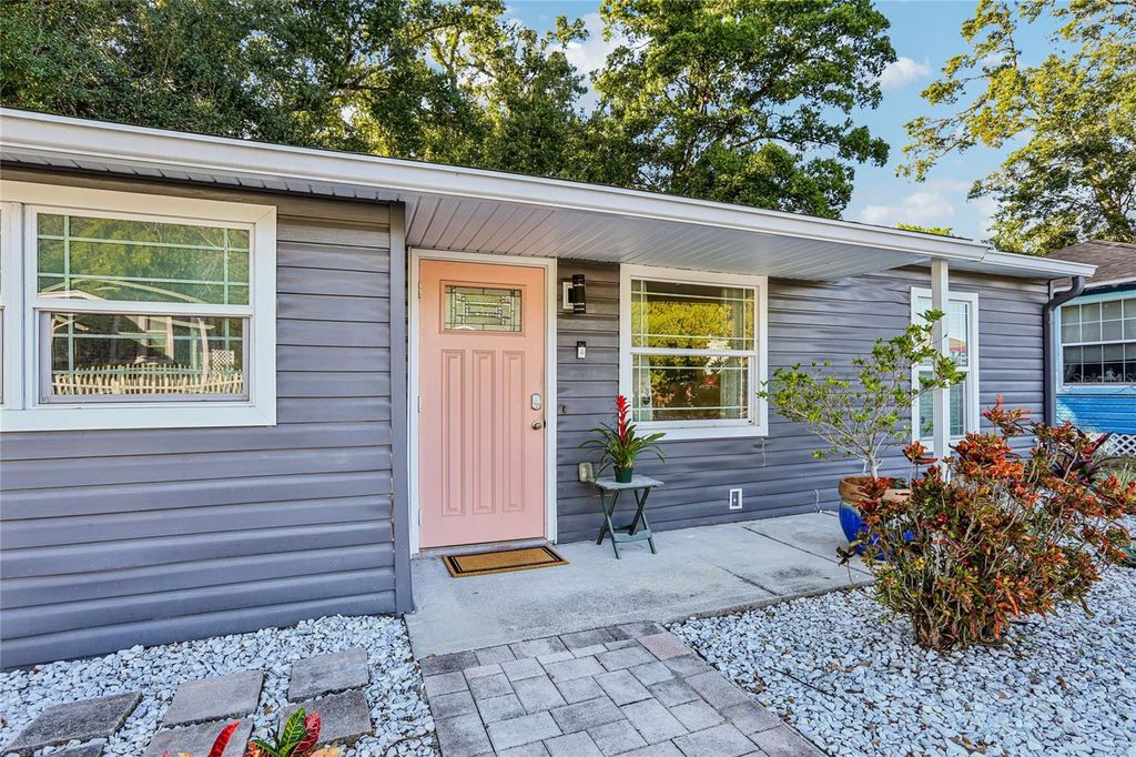 Image 3 of property listing at 4104 N SEMINOLE AVENUE, Tampa, FL 33603