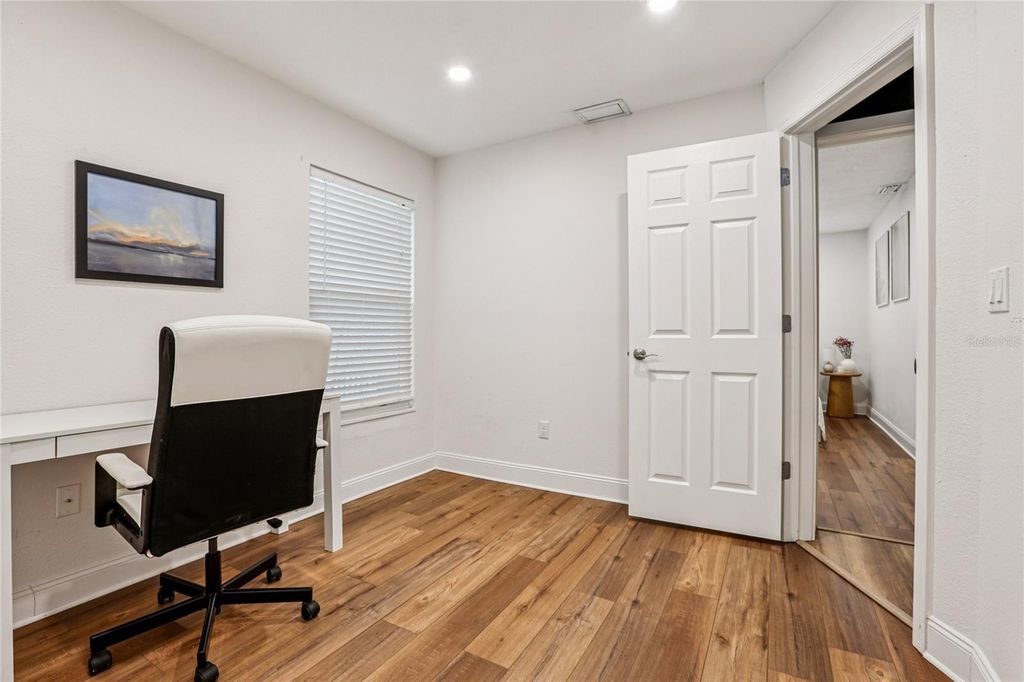 Image 21 of property listing at 4104 N SEMINOLE AVENUE, Tampa, FL 33603