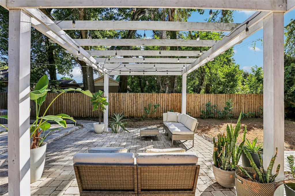 Image 42 of property listing at 4104 N SEMINOLE AVENUE, Tampa, FL 33603