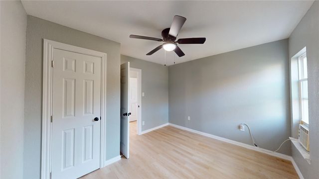 5729 Donnelly Avenue, Fort Worth, TX 76107