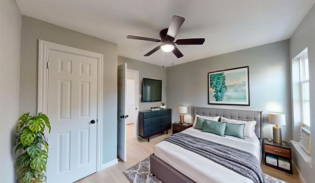 5729 Donnelly Avenue, Fort Worth, TX 76107