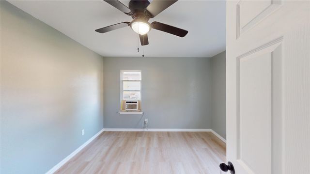 5729 Donnelly Avenue, Fort Worth, TX 76107