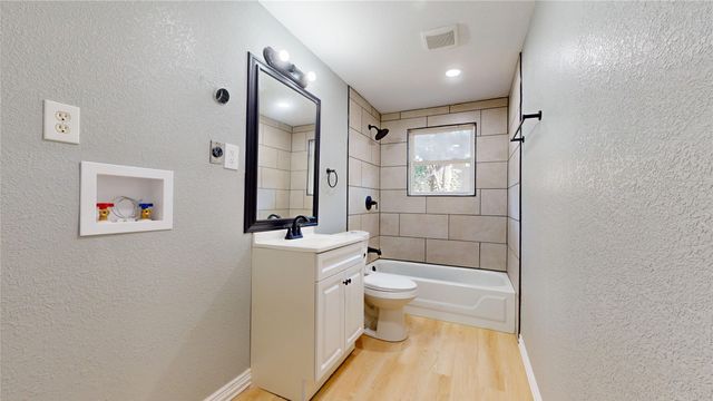 5729 Donnelly Avenue, Fort Worth, TX 76107