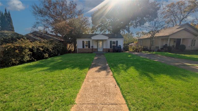 5729 Donnelly Avenue, Fort Worth, TX 76107