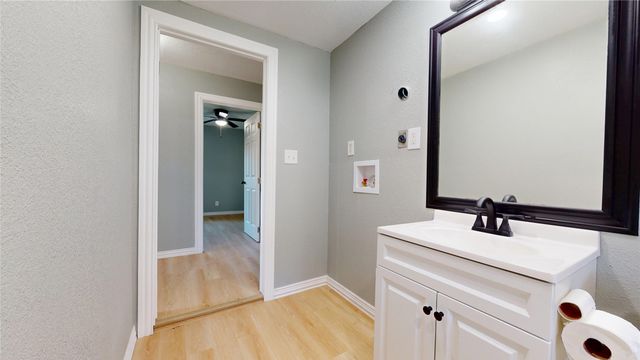 5729 Donnelly Avenue, Fort Worth, TX 76107