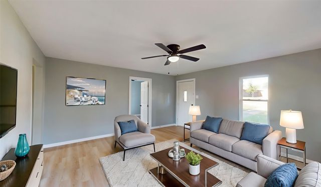 5729 Donnelly Avenue, Fort Worth, TX 76107