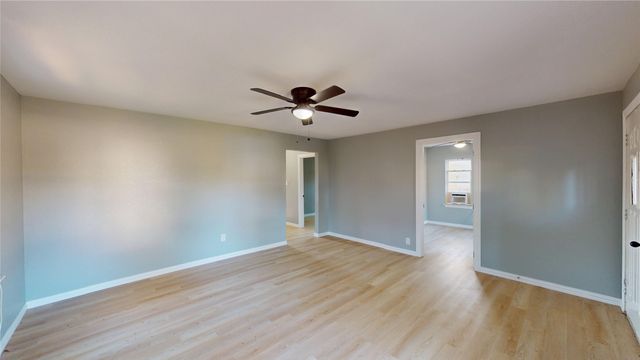 5729 Donnelly Avenue, Fort Worth, TX 76107