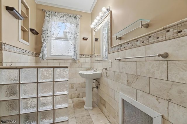 165 College Pl, South Orange Village Twp., NJ 07079