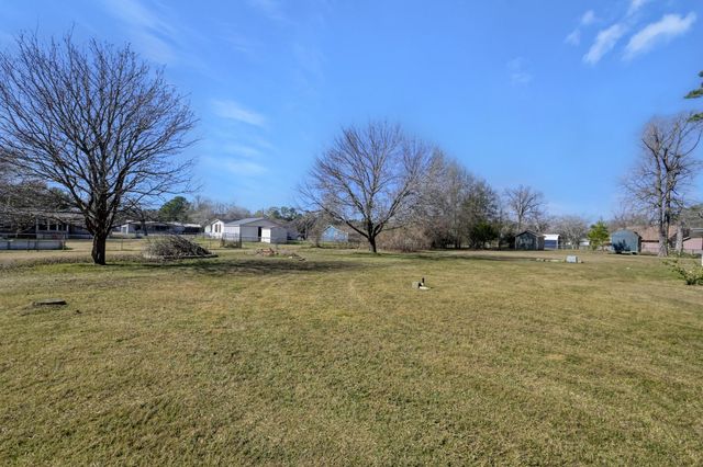 392 Timber Bay Drive, Trinity, TX 75862