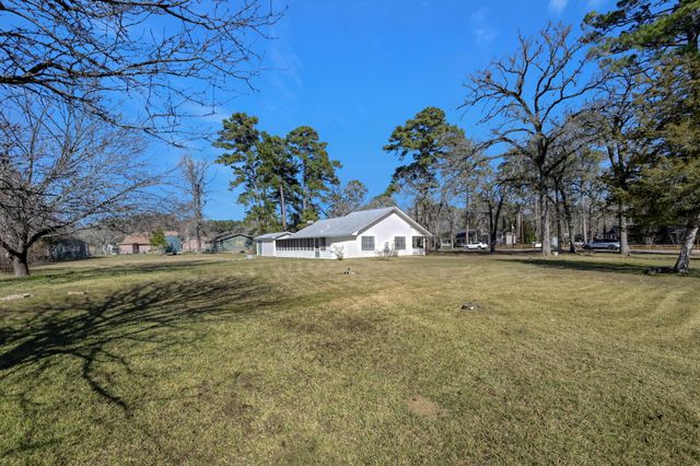 392 Timber Bay Drive, Trinity, TX 75862