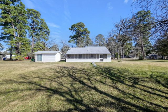 392 Timber Bay Drive, Trinity, TX 75862