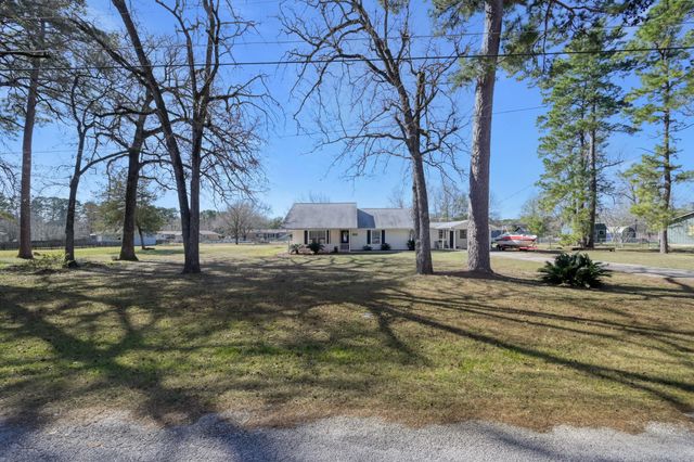 392 Timber Bay Drive, Trinity, TX 75862