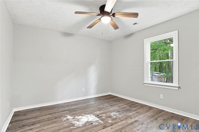 1291 Grapevine Rd, Sandston, VA 23150