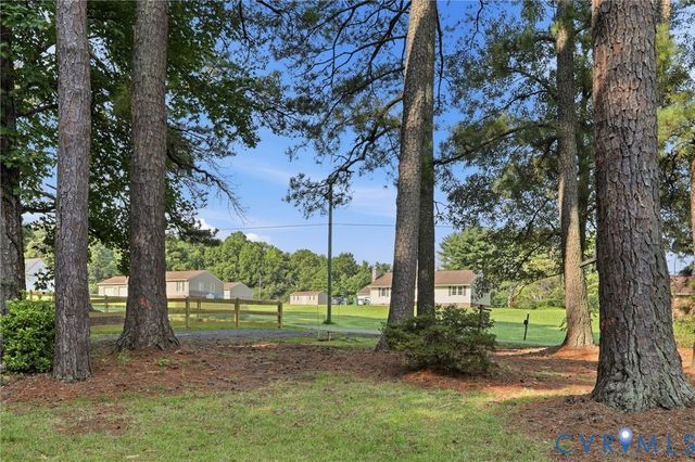 1291 Grapevine Rd, Sandston, VA 23150