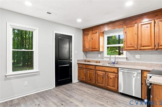 1291 Grapevine Rd, Sandston, VA 23150