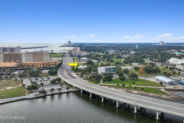 166 Beach Boulevard, Biloxi, MS 39530