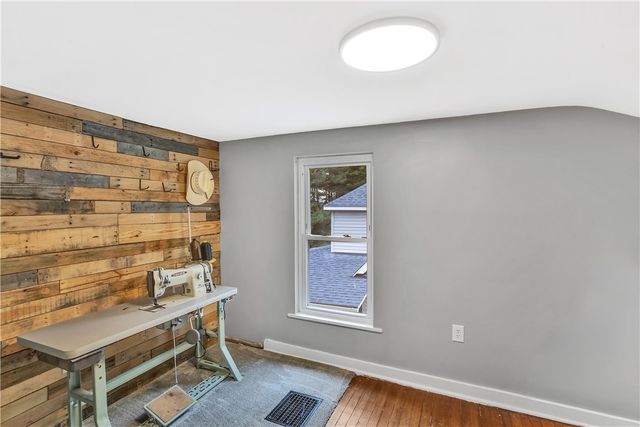 7661 Pennsylvania Ave, North Huntingdon, PA 15642