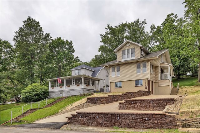 7661 Pennsylvania Ave, North Huntingdon, PA 15642