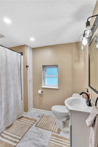 7661 Pennsylvania Ave, North Huntingdon, PA 15642