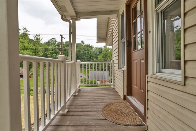 7661 Pennsylvania Ave, North Huntingdon, PA 15642