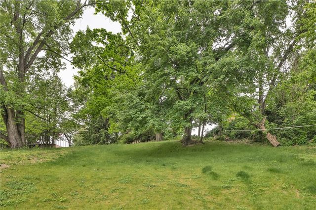 7661 Pennsylvania Ave, North Huntingdon, PA 15642