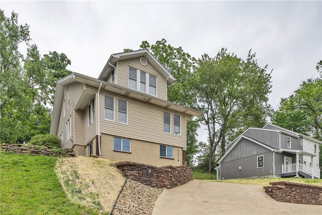 7661 Pennsylvania Ave, North Huntingdon, PA 15642