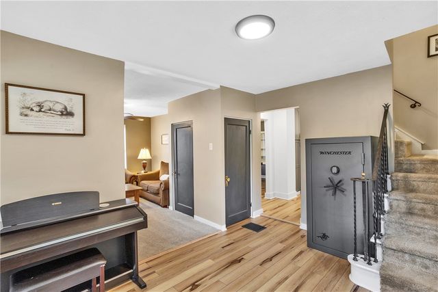 7661 Pennsylvania Ave, North Huntingdon, PA 15642