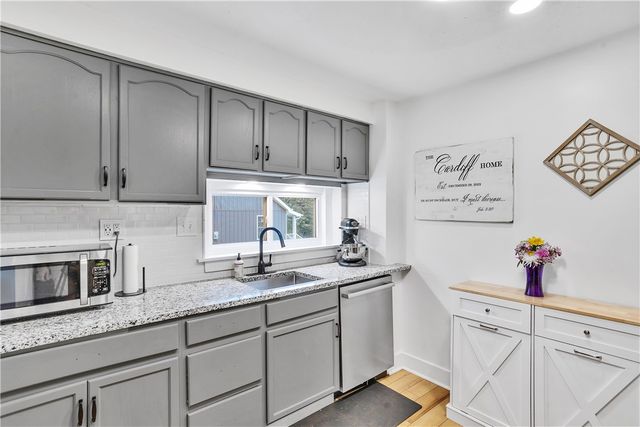7661 Pennsylvania Ave, North Huntingdon, PA 15642
