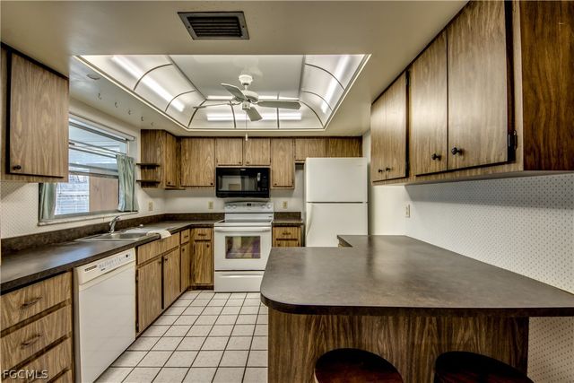 846 Xavier AVE N, Fort Myers, FL 33919