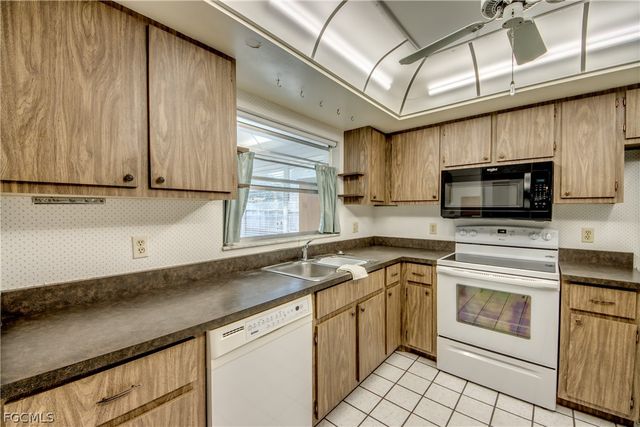 846 Xavier AVE N, Fort Myers, FL 33919