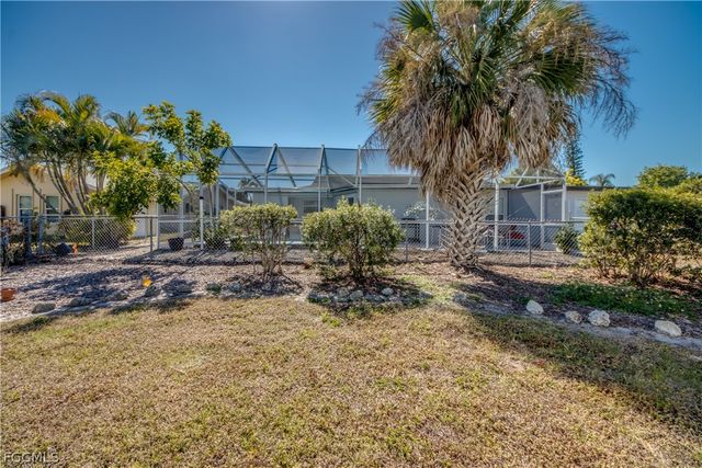 846 Xavier AVE N, Fort Myers, FL 33919