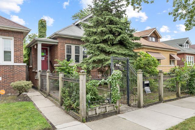 8525 S Euclid Avenue, Chicago, IL 60617
