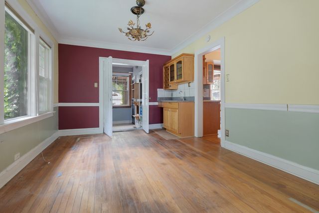8525 S Euclid Avenue, Chicago, IL 60617