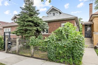 8525 S Euclid Avenue, Chicago, IL 60617