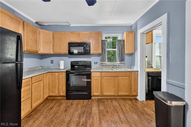 3227 Oaklawn Avenue SE, Warren, OH 44484