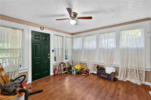3227 Oaklawn Avenue SE, Warren, OH 44484