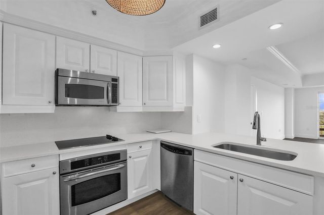 7593 GATHERING DRIVE 707, Reunion, FL 34747