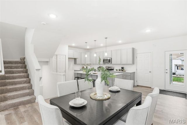 218 Marais Temps Clair Way, St Charles, MO 63301